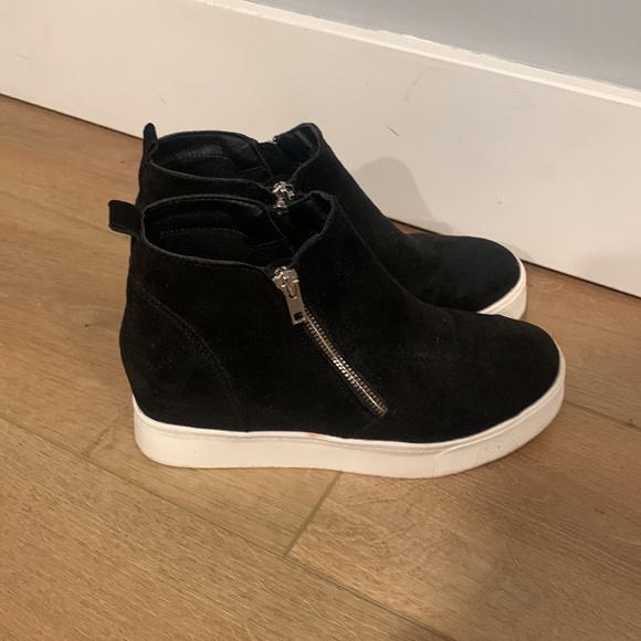 Soda Platform Sneakers. - Picture 3 of 5